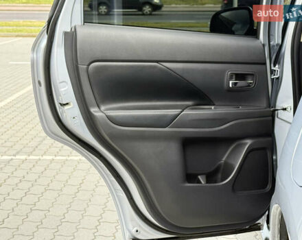 Серый Мицубиси Аутлендер, объемом двигателя 2.4 л и пробегом 156 тыс. км за 14400 $, фото 40 на Automoto.ua