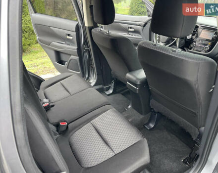 Сірий Міцубісі Аутлендер, об'ємом двигуна 2.4 л та пробігом 240 тис. км за 9999 $, фото 14 на Automoto.ua