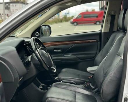 Серый Мицубиси Аутлендер, объемом двигателя 2.4 л и пробегом 228 тыс. км за 13999 $, фото 10 на Automoto.ua