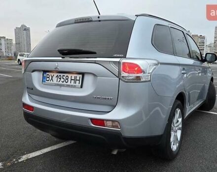 Серый Мицубиси Аутлендер, объемом двигателя 2.36 л и пробегом 54 тыс. км за 15400 $, фото 7 на Automoto.ua