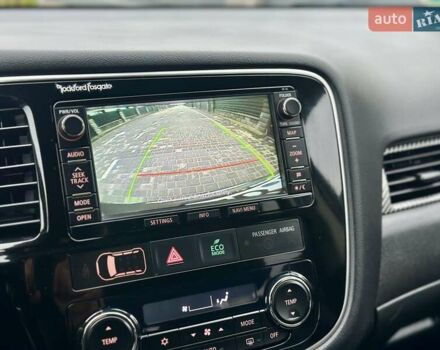 Сірий Міцубісі Аутлендер, об'ємом двигуна 2.3 л та пробігом 207 тис. км за 13700 $, фото 31 на Automoto.ua