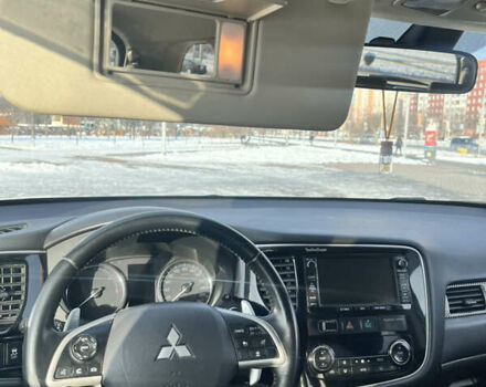 Серый Мицубиси Аутлендер, объемом двигателя 2.27 л и пробегом 270 тыс. км за 12800 $, фото 12 на Automoto.ua
