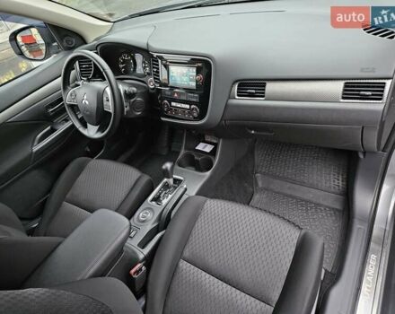 Серый Мицубиси Аутлендер, объемом двигателя 2.4 л и пробегом 72 тыс. км за 15900 $, фото 25 на Automoto.ua