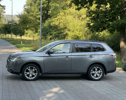 Серый Мицубиси Аутлендер, объемом двигателя 2.4 л и пробегом 150 тыс. км за 10750 $, фото 8 на Automoto.ua