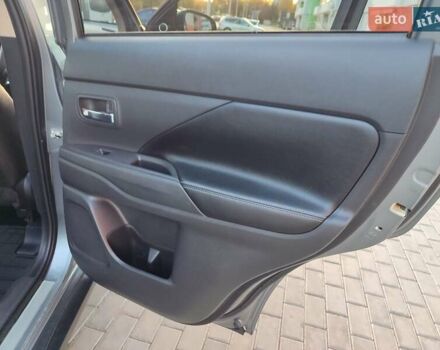 Серый Мицубиси Аутлендер, объемом двигателя 2.3 л и пробегом 250 тыс. км за 13999 $, фото 68 на Automoto.ua