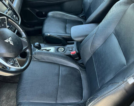 Серый Мицубиси Аутлендер, объемом двигателя 2.5 л и пробегом 205 тыс. км за 12400 $, фото 5 на Automoto.ua