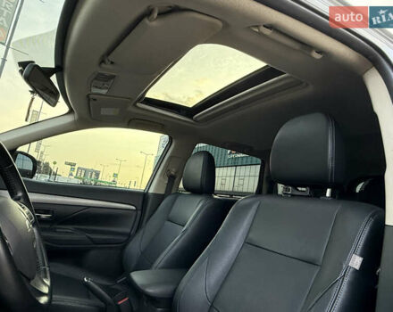 Серый Мицубиси Аутлендер, объемом двигателя 2.4 л и пробегом 156 тыс. км за 14400 $, фото 45 на Automoto.ua