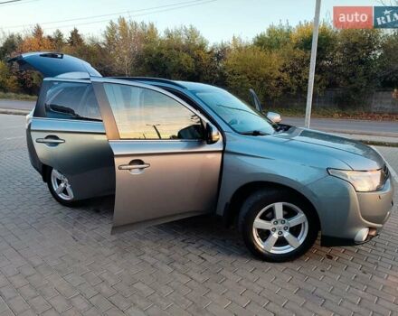 Серый Мицубиси Аутлендер, объемом двигателя 2.3 л и пробегом 250 тыс. км за 13499 $, фото 15 на Automoto.ua