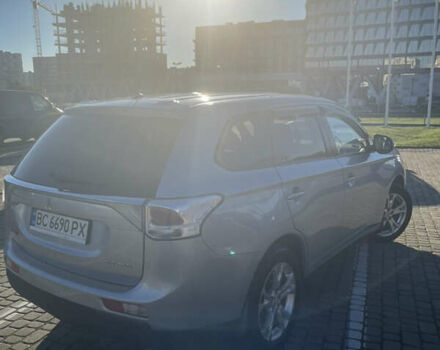 Серый Мицубиси Аутлендер, объемом двигателя 2.36 л и пробегом 177 тыс. км за 11990 $, фото 5 на Automoto.ua