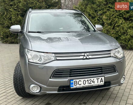 Серый Мицубиси Аутлендер, объемом двигателя 2 л и пробегом 285 тыс. км за 14700 $, фото 14 на Automoto.ua