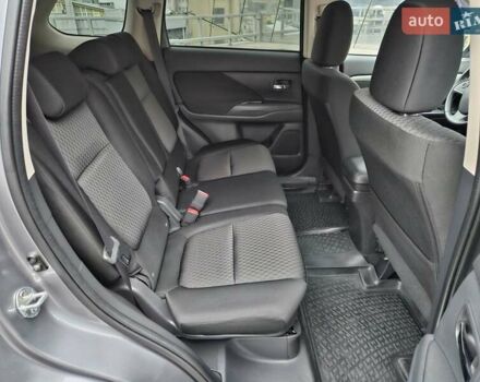 Серый Мицубиси Аутлендер, объемом двигателя 2.4 л и пробегом 72 тыс. км за 15900 $, фото 33 на Automoto.ua