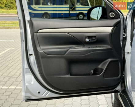 Серый Мицубиси Аутлендер, объемом двигателя 2.4 л и пробегом 156 тыс. км за 14400 $, фото 21 на Automoto.ua