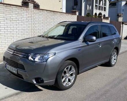 Міцубісі Аутлендер 2013 у Києві на Automoto.ua Сірий Міцубісі Аутлендер, об'ємом двигуна 2 л та пробігом 258 тис. км за 13700 $, фото 9 на Automoto.ua