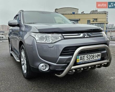 Серый Мицубиси Аутлендер, объемом двигателя 2.4 л и пробегом 72 тыс. км за 15900 $, фото 10 на Automoto.ua