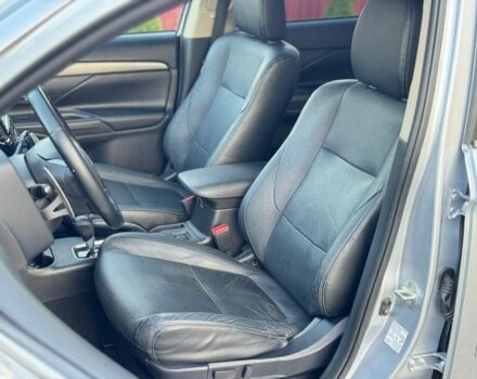 Сірий Міцубісі Аутлендер, об'ємом двигуна 2.3 л та пробігом 190 тис. км за 13800 $, фото 4 на Automoto.ua