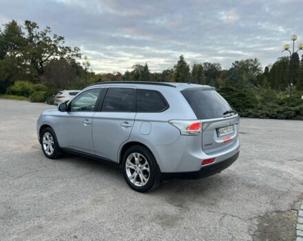 Серый Мицубиси Аутлендер, объемом двигателя 2.4 л и пробегом 199 тыс. км за 13200 $, фото 4 на Automoto.ua