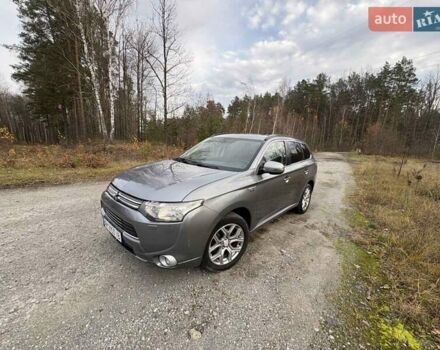 Серый Мицубиси Аутлендер, объемом двигателя 2 л и пробегом 280 тыс. км за 14500 $, фото 9 на Automoto.ua