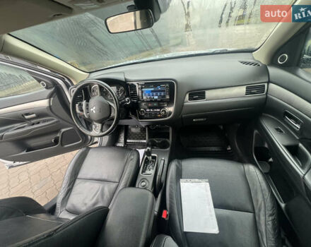 Серый Мицубиси Аутлендер, объемом двигателя 2.2 л и пробегом 224 тыс. км за 13850 $, фото 2 на Automoto.ua