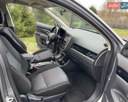 Сірий Міцубісі Аутлендер, об'ємом двигуна 2.4 л та пробігом 240 тис. км за 9999 $, фото 17 на Automoto.ua