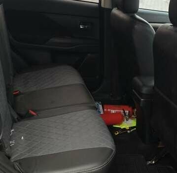 Сірий Міцубісі Аутлендер, об'ємом двигуна 2 л та пробігом 231 тис. км за 12200 $, фото 10 на Automoto.ua