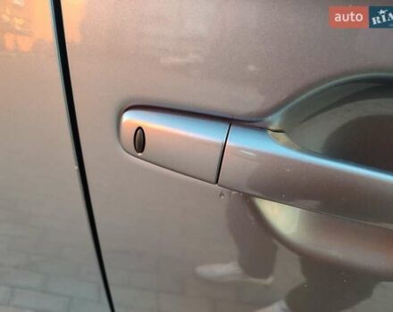 Серый Мицубиси Аутлендер, объемом двигателя 2.3 л и пробегом 250 тыс. км за 13999 $, фото 9 на Automoto.ua