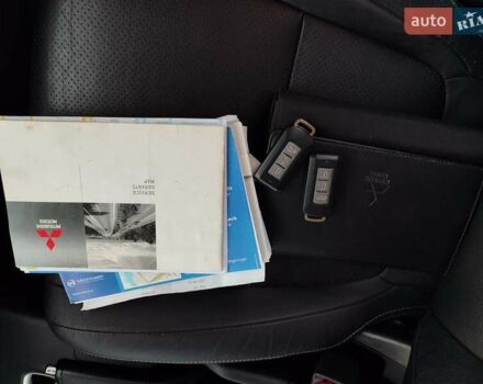 Серый Мицубиси Аутлендер, объемом двигателя 2.3 л и пробегом 250 тыс. км за 13999 $, фото 85 на Automoto.ua