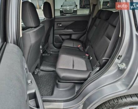 Серый Мицубиси Аутлендер, объемом двигателя 2.4 л и пробегом 72 тыс. км за 15900 $, фото 37 на Automoto.ua