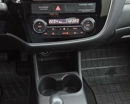 Серый Мицубиси Аутлендер, объемом двигателя 2.36 л и пробегом 54 тыс. км за 15400 $, фото 17 на Automoto.ua