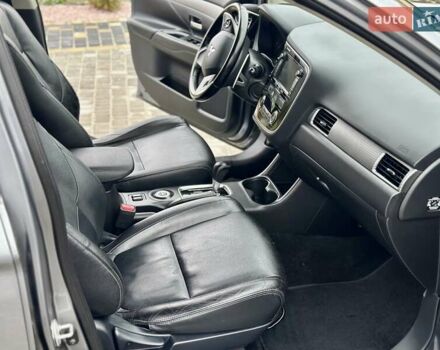 Сірий Міцубісі Аутлендер, об'ємом двигуна 2.3 л та пробігом 207 тис. км за 13700 $, фото 38 на Automoto.ua