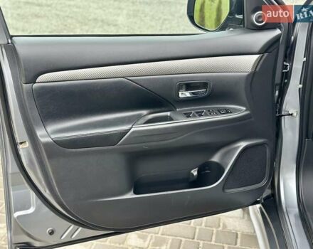 Сірий Міцубісі Аутлендер, об'ємом двигуна 2.3 л та пробігом 207 тис. км за 13700 $, фото 18 на Automoto.ua