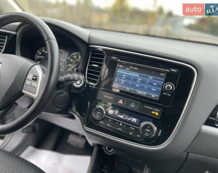 Сірий Міцубісі Аутлендер, об'ємом двигуна 2.4 л та пробігом 240 тис. км за 9999 $, фото 21 на Automoto.ua