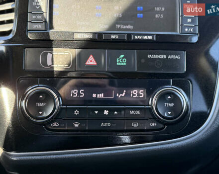 Серый Мицубиси Аутлендер, объемом двигателя 2.3 л и пробегом 193 тыс. км за 14500 $, фото 46 на Automoto.ua