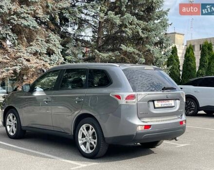 Серый Мицубиси Аутлендер, объемом двигателя 2.4 л и пробегом 157 тыс. км за 12700 $, фото 3 на Automoto.ua
