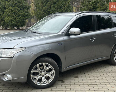 Серый Мицубиси Аутлендер, объемом двигателя 2 л и пробегом 285 тыс. км за 14700 $, фото 4 на Automoto.ua