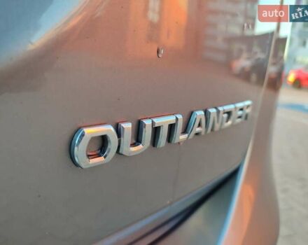 Серый Мицубиси Аутлендер, объемом двигателя 2.3 л и пробегом 250 тыс. км за 13999 $, фото 12 на Automoto.ua