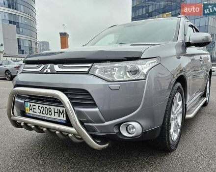 Серый Мицубиси Аутлендер, объемом двигателя 2.4 л и пробегом 72 тыс. км за 15900 $, фото 1 на Automoto.ua