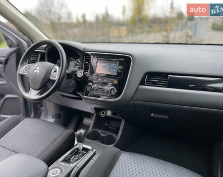 Сірий Міцубісі Аутлендер, об'ємом двигуна 2.4 л та пробігом 240 тис. км за 9999 $, фото 15 на Automoto.ua
