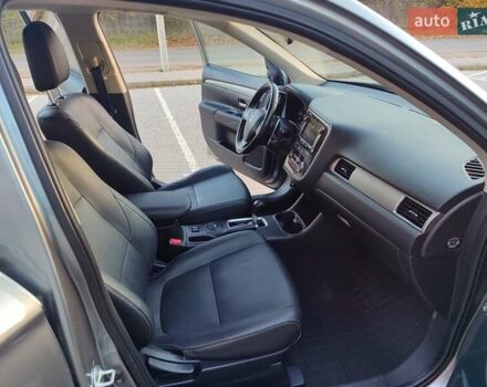 Серый Мицубиси Аутлендер, объемом двигателя 2.3 л и пробегом 250 тыс. км за 12999 $, фото 67 на Automoto.ua