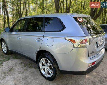 Сірий Міцубісі Аутлендер, об'ємом двигуна 2.36 л та пробігом 162 тис. км за 10500 $, фото 4 на Automoto.ua
