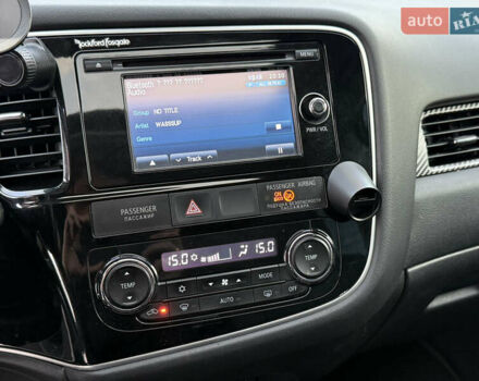 Серый Мицубиси Аутлендер, объемом двигателя 2.4 л и пробегом 156 тыс. км за 14400 $, фото 30 на Automoto.ua