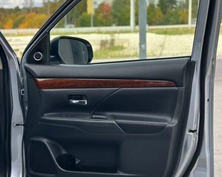 Серый Мицубиси Аутлендер, объемом двигателя 2.4 л и пробегом 228 тыс. км за 13999 $, фото 9 на Automoto.ua