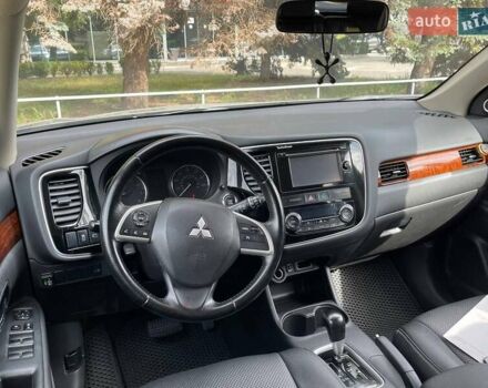Серый Мицубиси Аутлендер, объемом двигателя 2.4 л и пробегом 157 тыс. км за 12700 $, фото 8 на Automoto.ua