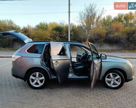 Серый Мицубиси Аутлендер, объемом двигателя 2.3 л и пробегом 250 тыс. км за 13499 $, фото 16 на Automoto.ua