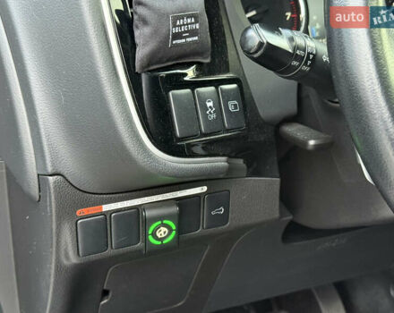 Серый Мицубиси Аутлендер, объемом двигателя 2.4 л и пробегом 156 тыс. км за 14400 $, фото 28 на Automoto.ua