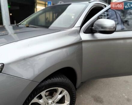 Серый Мицубиси Аутлендер, объемом двигателя 2.4 л и пробегом 209 тыс. км за 10990 $, фото 3 на Automoto.ua