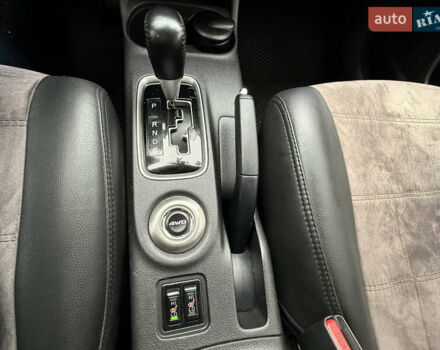 Серый Мицубиси Аутлендер, объемом двигателя 2.36 л и пробегом 198 тыс. км за 13990 $, фото 19 на Automoto.ua