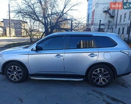 Серый Мицубиси Аутлендер, объемом двигателя 2.4 л и пробегом 197 тыс. км за 14000 $, фото 4 на Automoto.ua