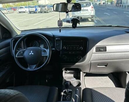 Серый Мицубиси Аутлендер, объемом двигателя 2.36 л и пробегом 225 тыс. км за 12000 $, фото 21 на Automoto.ua
