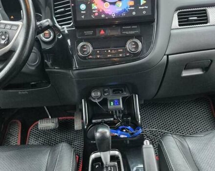 Сірий Міцубісі Аутлендер, об'ємом двигуна 2.36 л та пробігом 182 тис. км за 13600 $, фото 13 на Automoto.ua