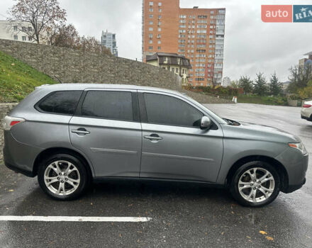 Сірий Міцубісі Аутлендер, об'ємом двигуна 2.4 л та пробігом 219 тис. км за 10800 $, фото 2 на Automoto.ua